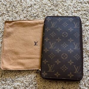 Louis Vuitton Monogram Zip-Around Organizer